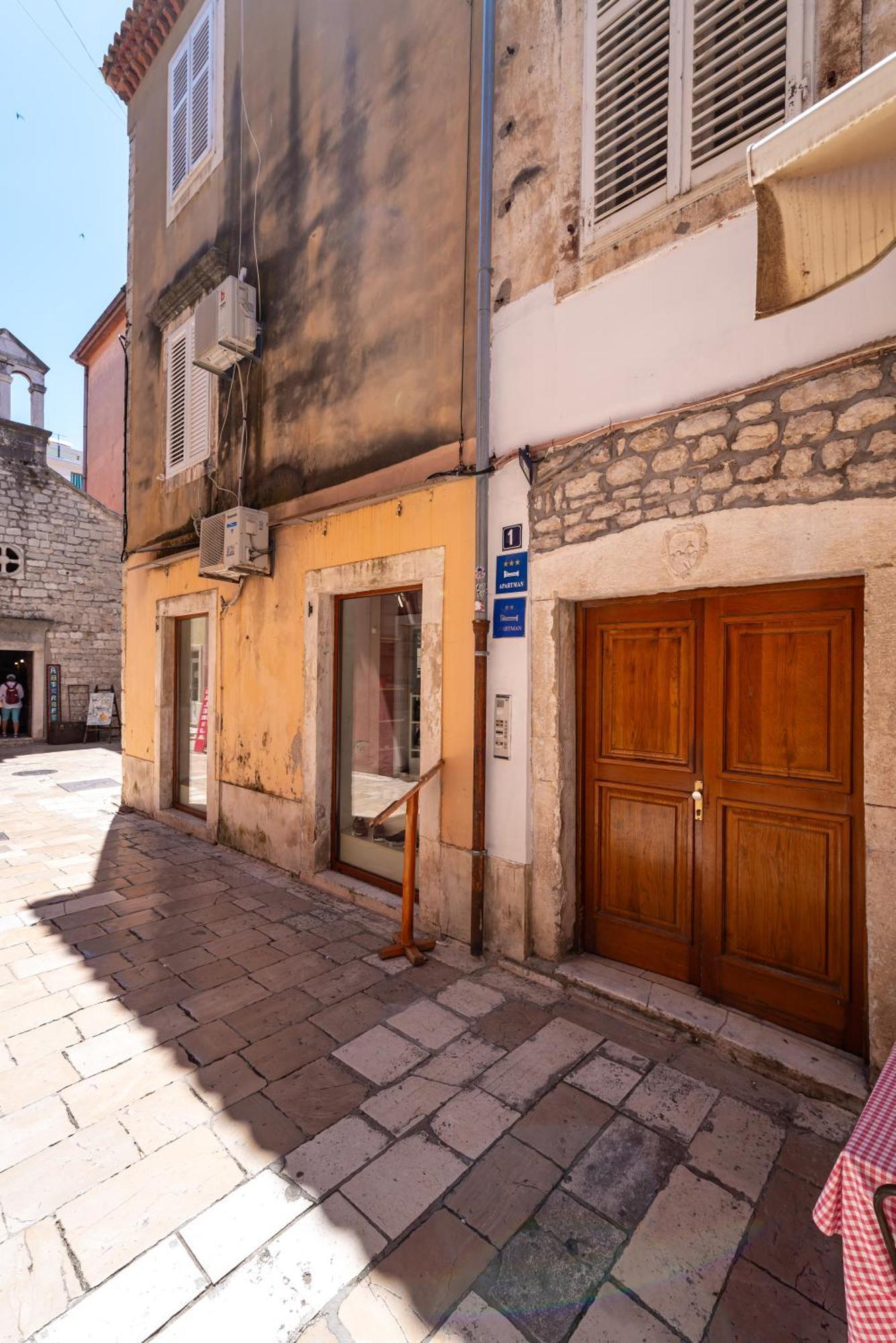 Timeless Antique Old Town With Terrace Lägenhet Zadar Exteriör bild
