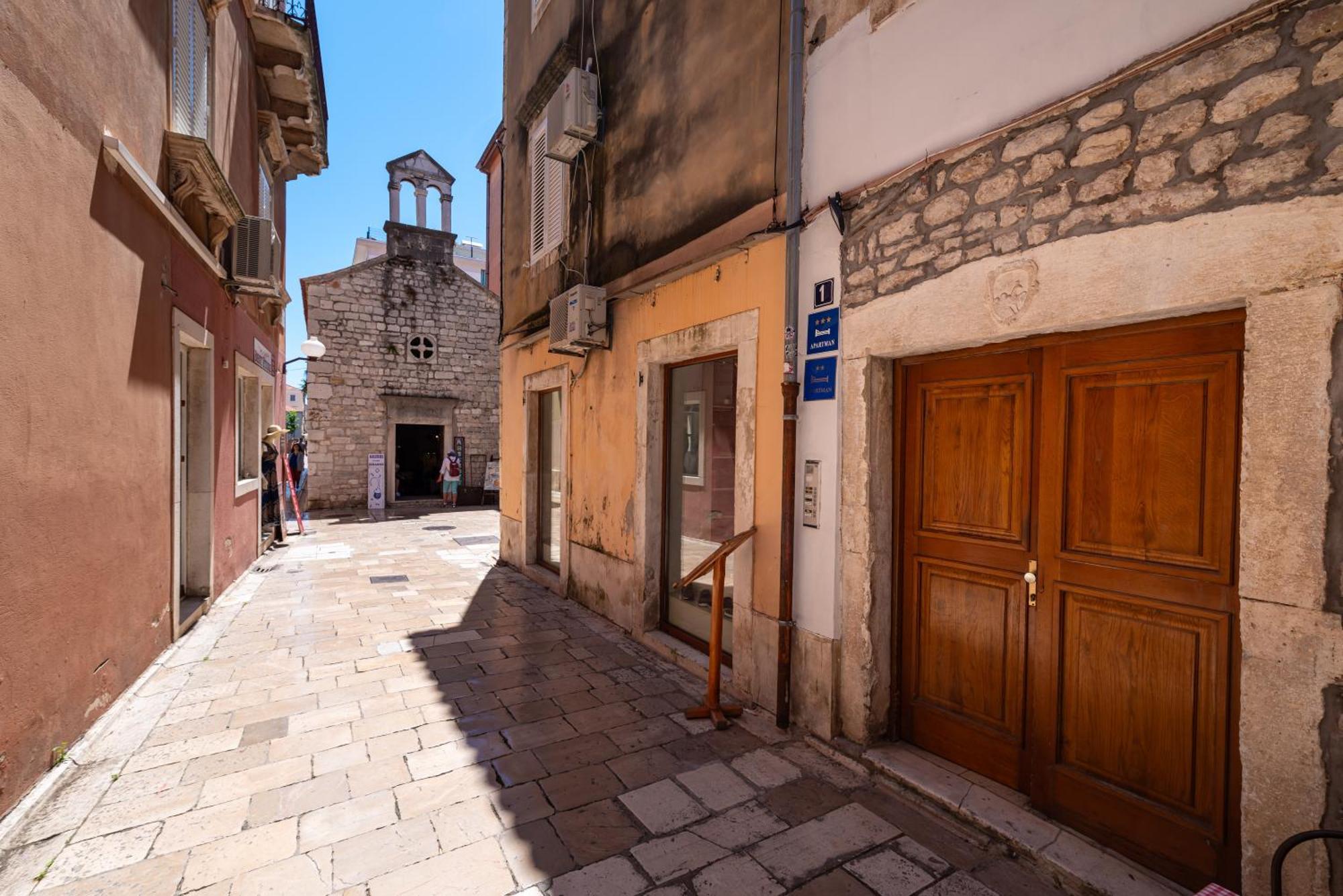 Timeless Antique Old Town With Terrace Lägenhet Zadar Exteriör bild